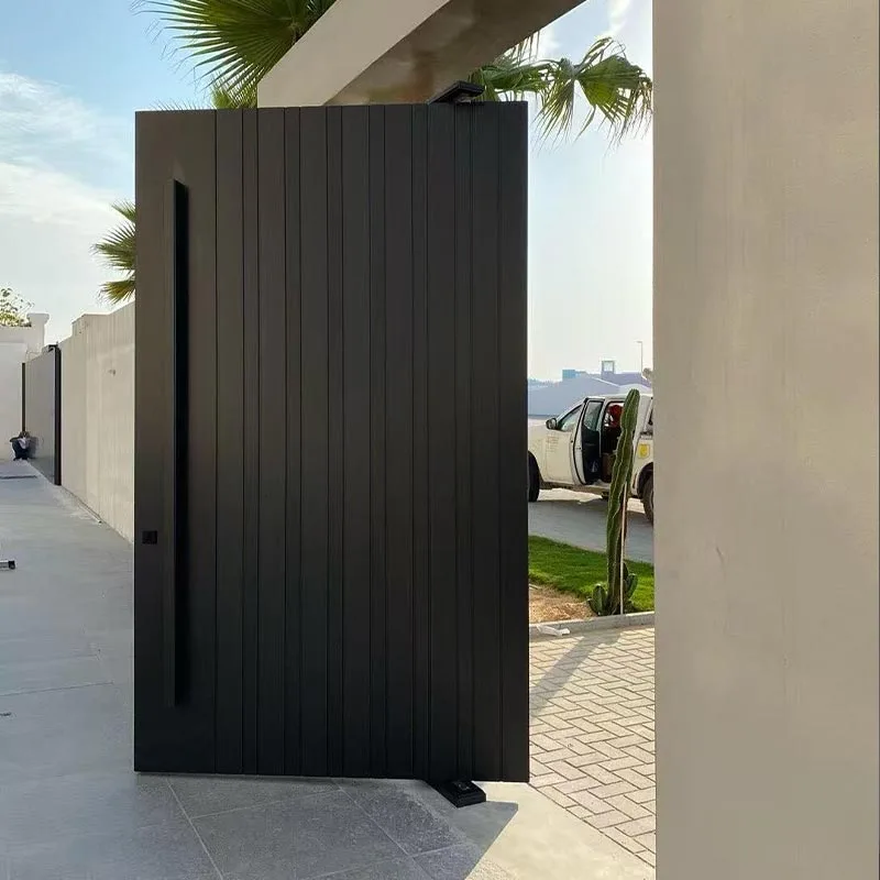 Puerta de cobre y aluminio tallada fuera de eje